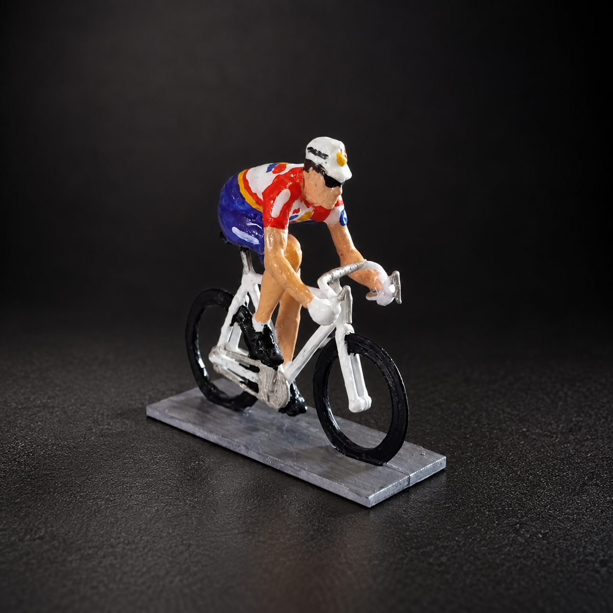 El Rey de Navarra – Figura Ciclista en Miniatura (Impresión 3D en Resina)