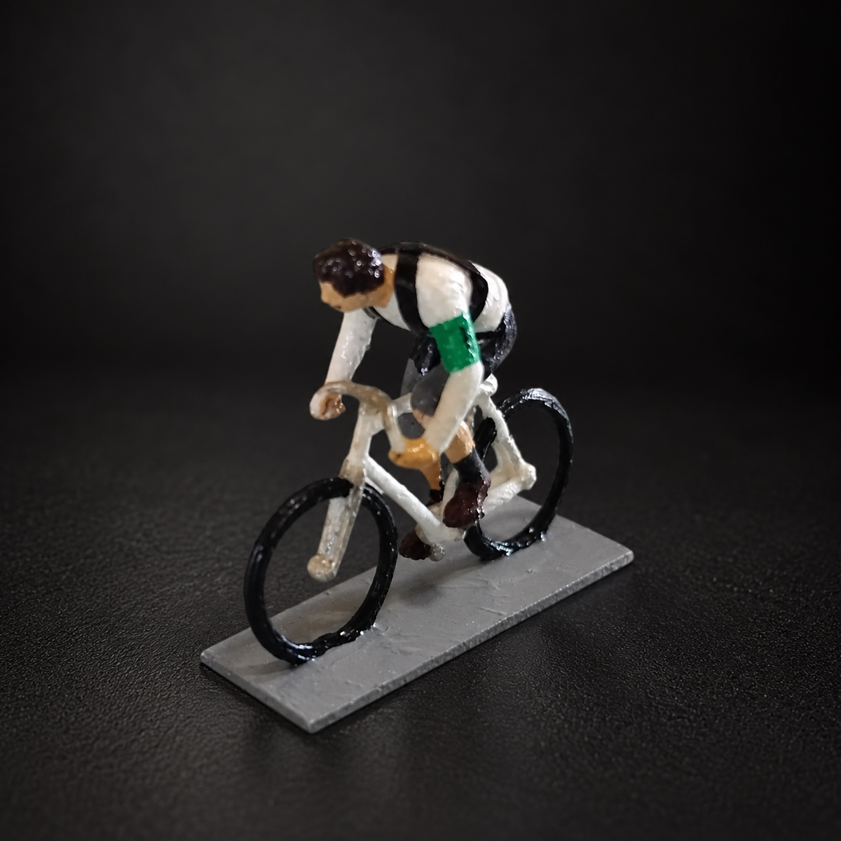 Maurice Garin – Figurilla Ciclista en Miniatura (Impresión 3D)