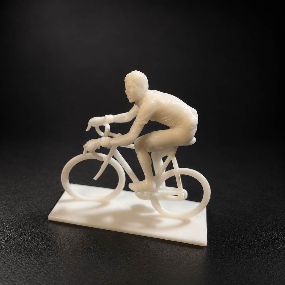 El Ogro Alemán – Figura Ciclista en Miniatura (Impresión 3D en Resina)